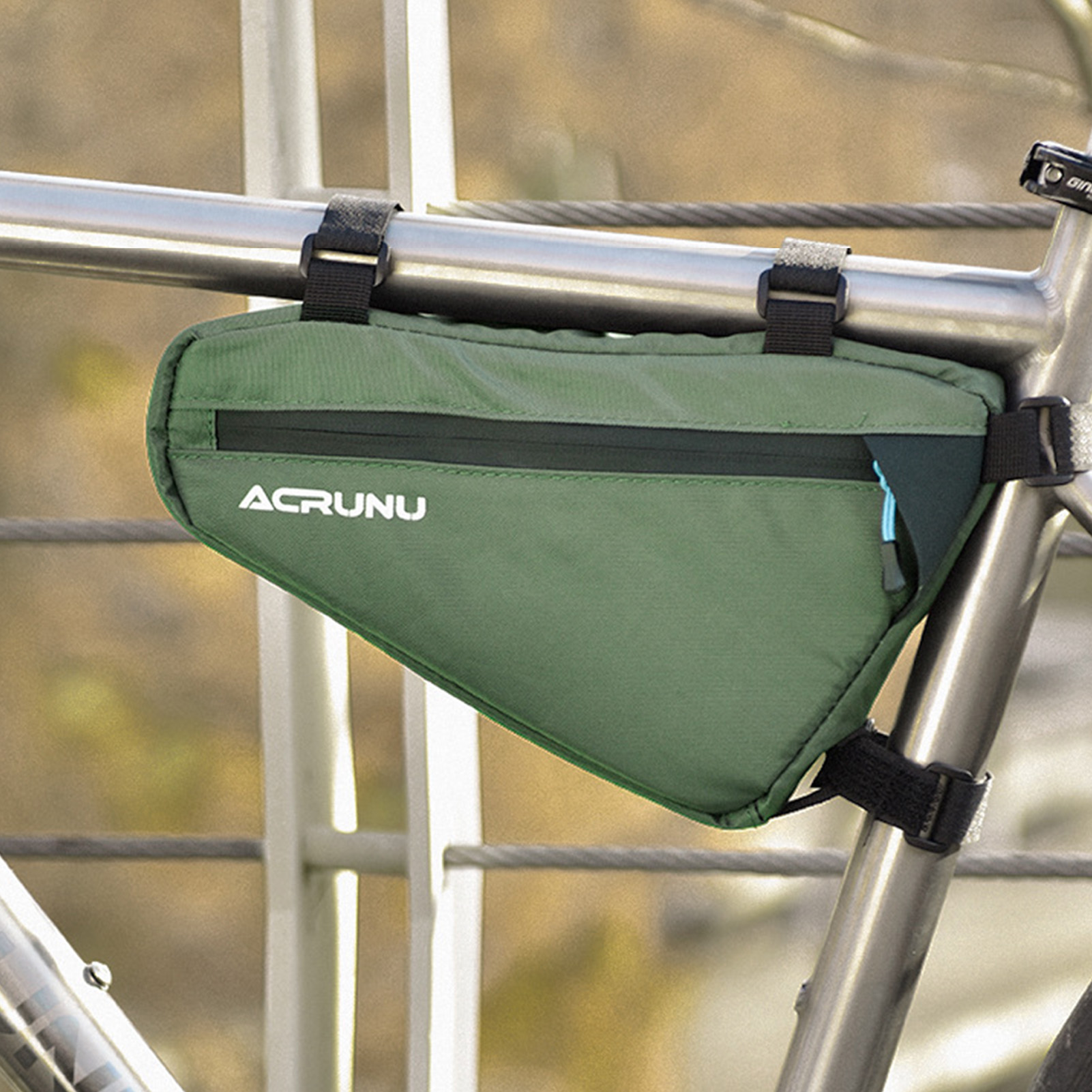 Cycling Gear Pouch - حقيبة دراجة هوائية مثلثة الشكل مقاومة