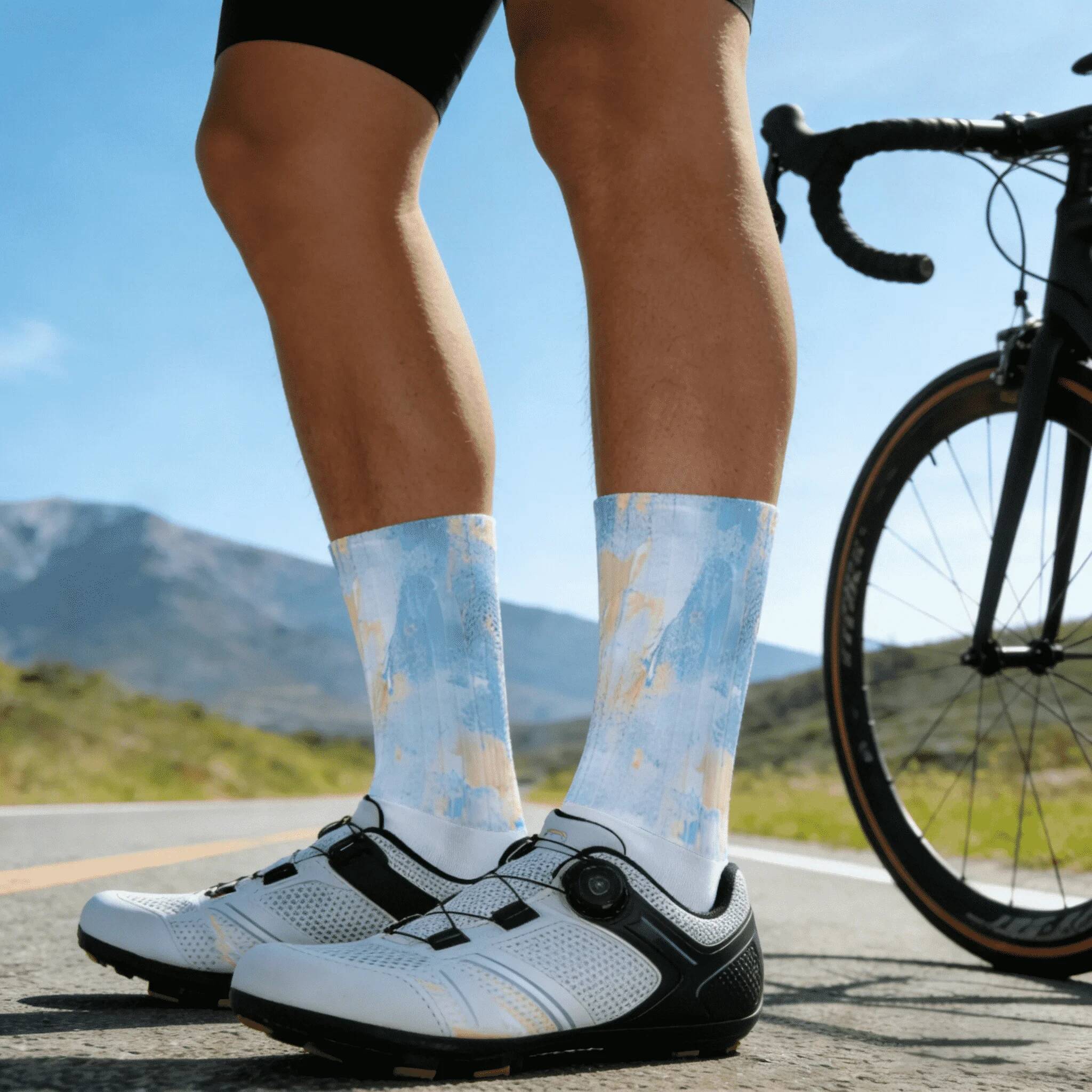 جوارب ركوب الدراجات الاحترافية - مراجعة Cycling High Gear وسعره