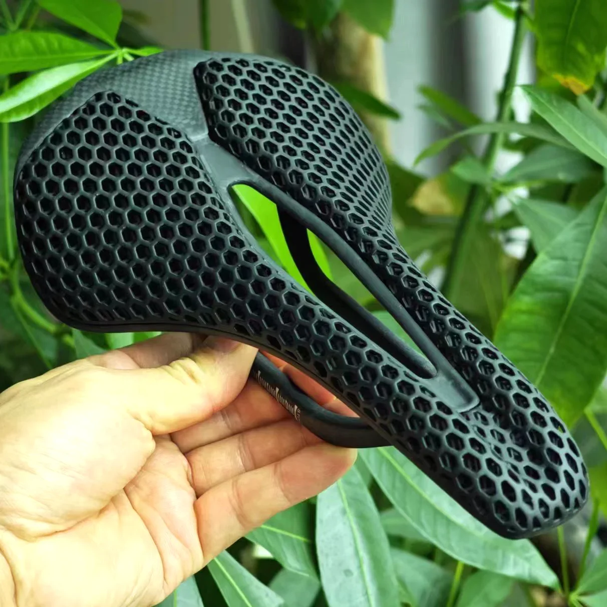 مقعد دراجة GOLDIX من الكربون م - مراجعة Carbon Fiber Saddle وسعره