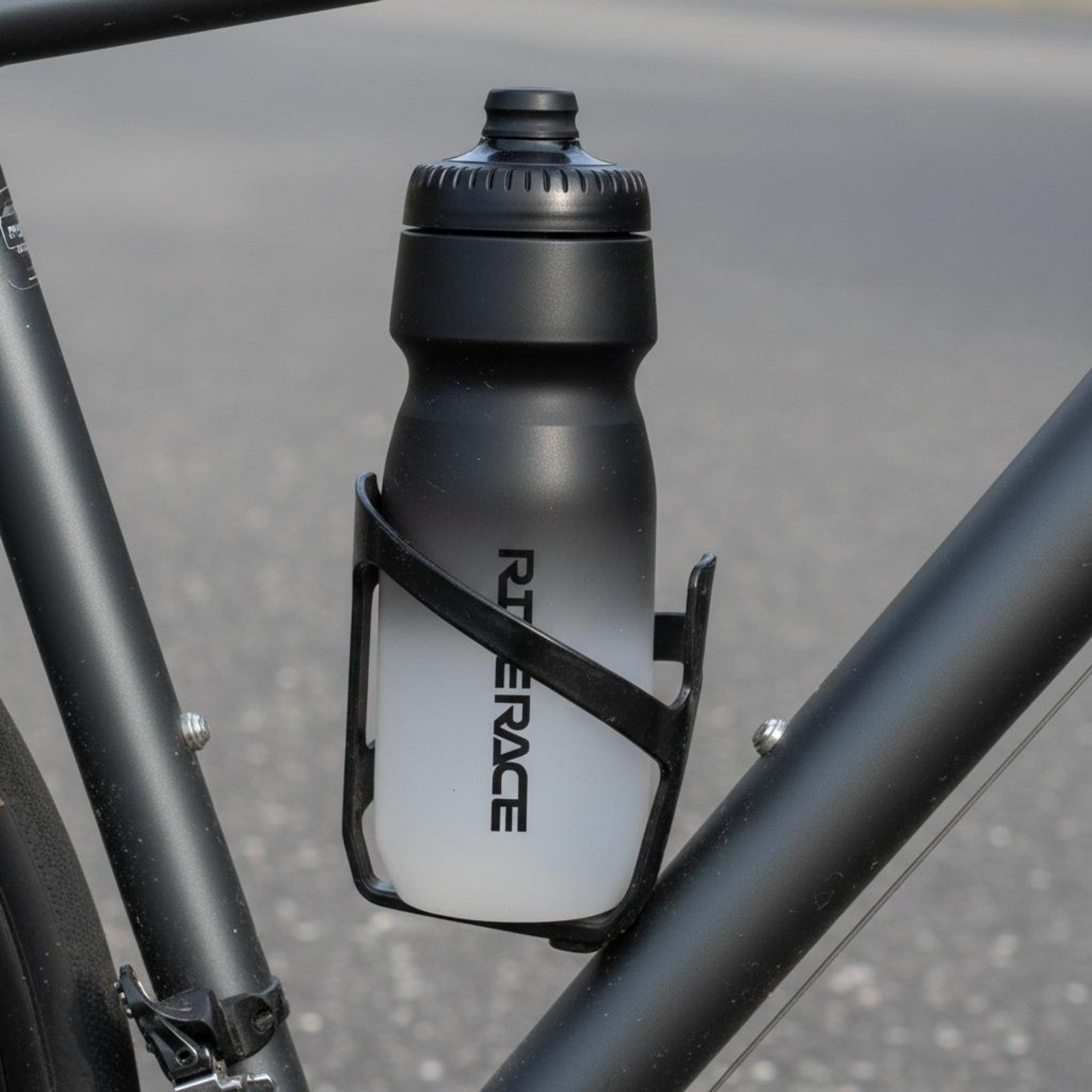 زجاجة ماء للدراجات مصنوعة من م - مراجعة Cycling Gear Material وسعره