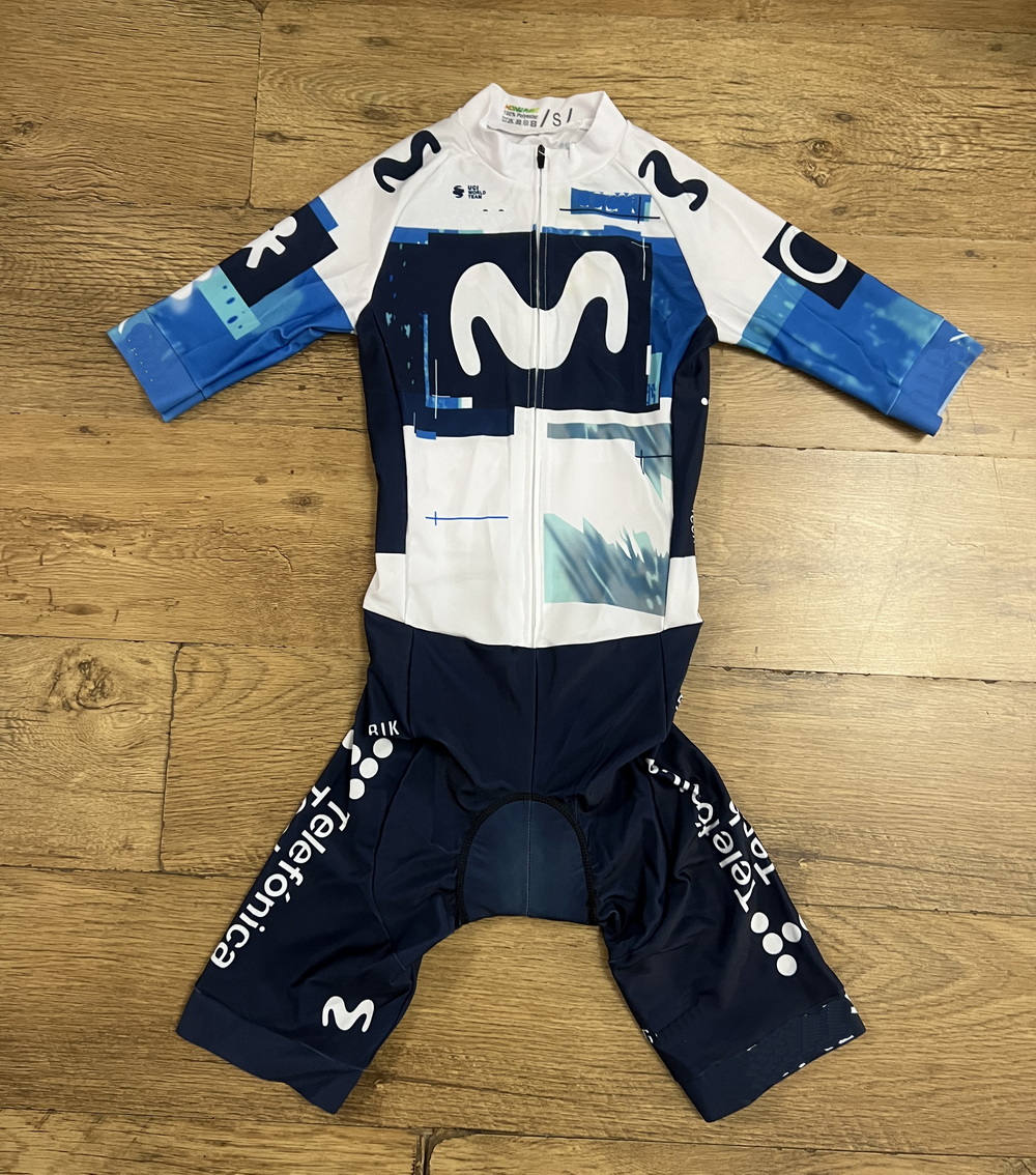 بدلة جلدية مقطوعة بالليزر 2026 - مراجعة Cycling Gear Material وسعره
