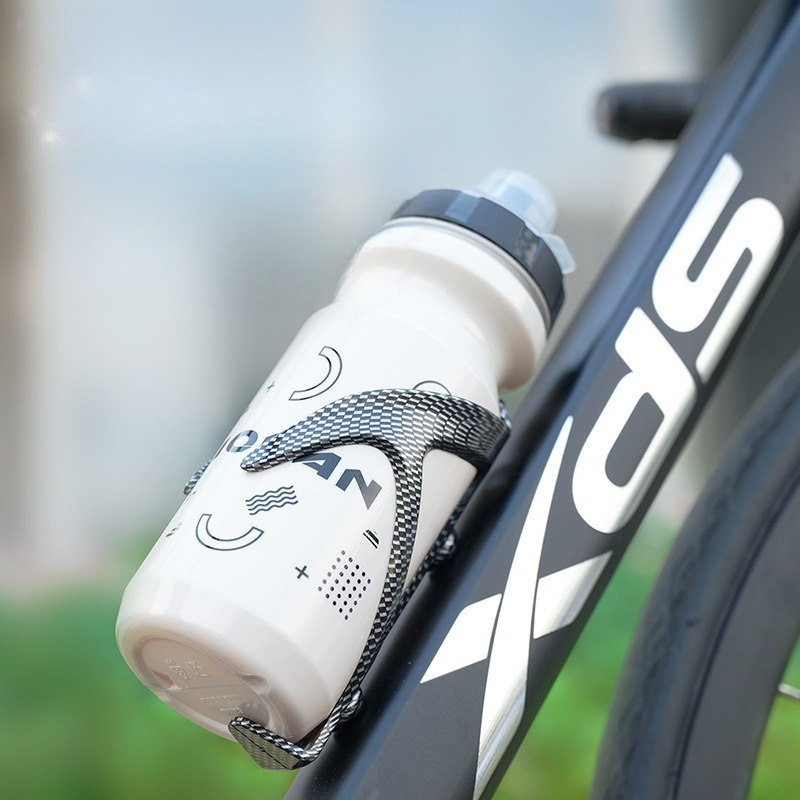 حامل زجاجة ماء للدراجات الجبلي - مراجعة Cycling Gear Holder وسعره